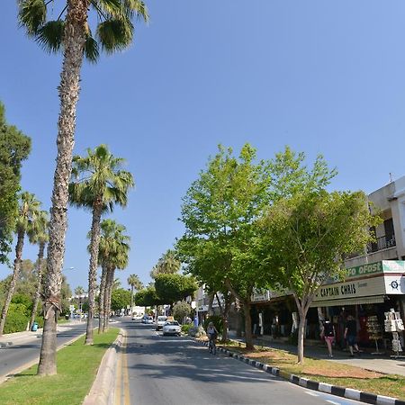 Poseidono'S Apartment Paphos Bagian luar foto