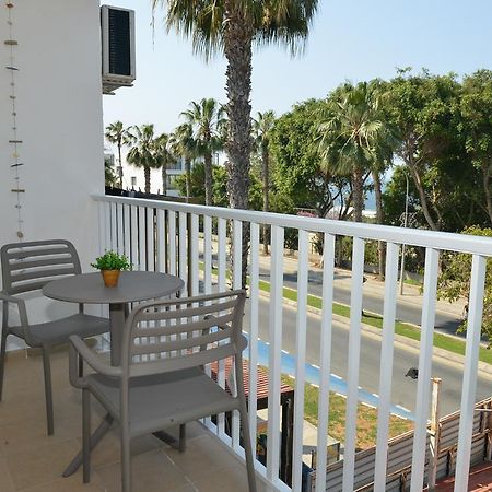 Poseidono'S Apartment Paphos Bagian luar foto
