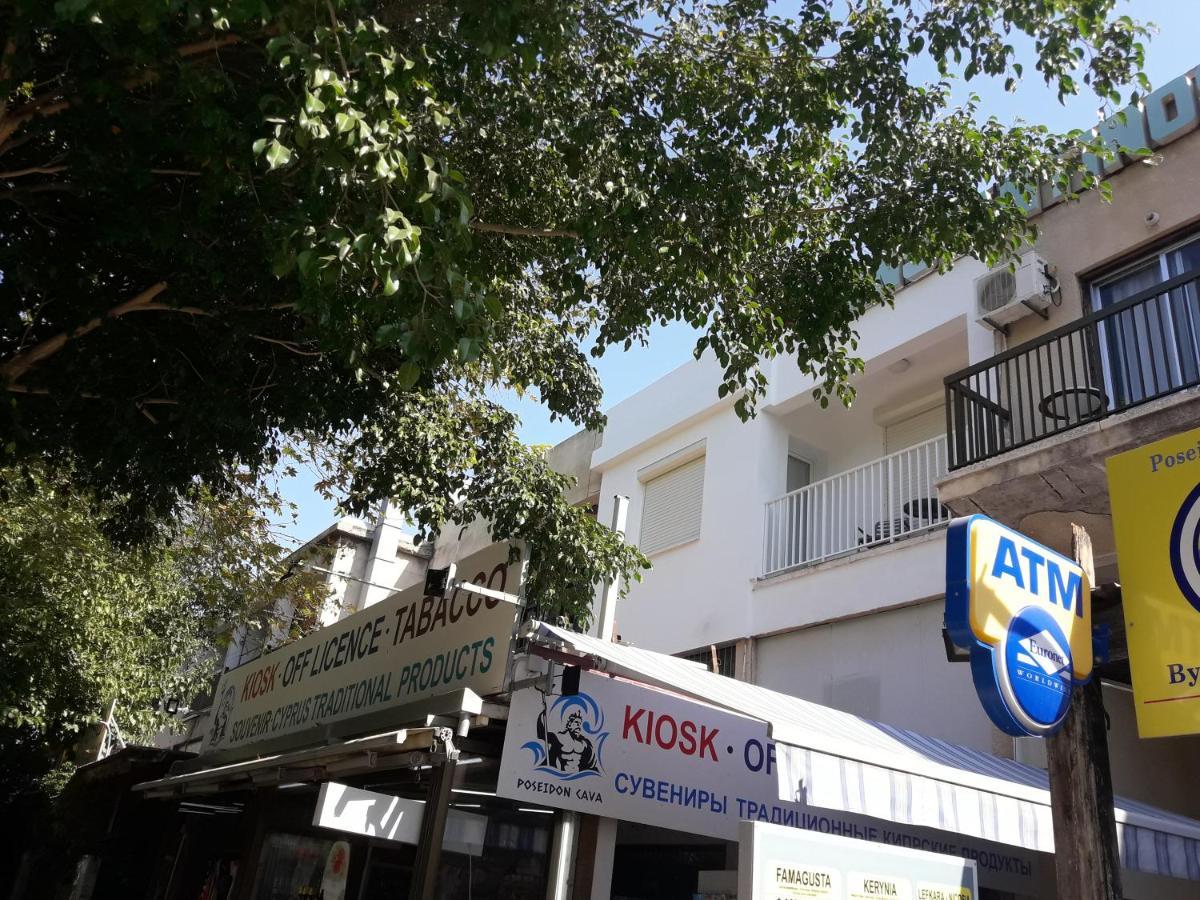 Poseidono'S Apartment Paphos Bagian luar foto