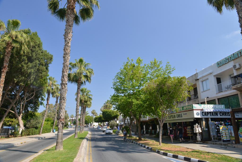 Poseidono'S Apartment Paphos Bagian luar foto